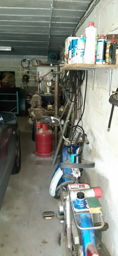 Partie de garage a vidé pour un vide grenier